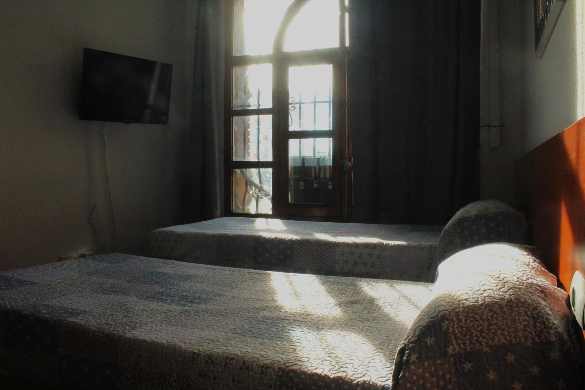 Twin Room,1525269724:JPEG